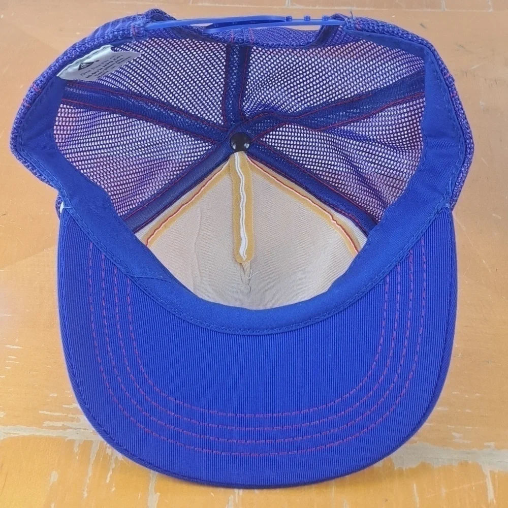 Vintage Tire Crawlers loegering graphic Casselton ND mesh trucker snapback hat